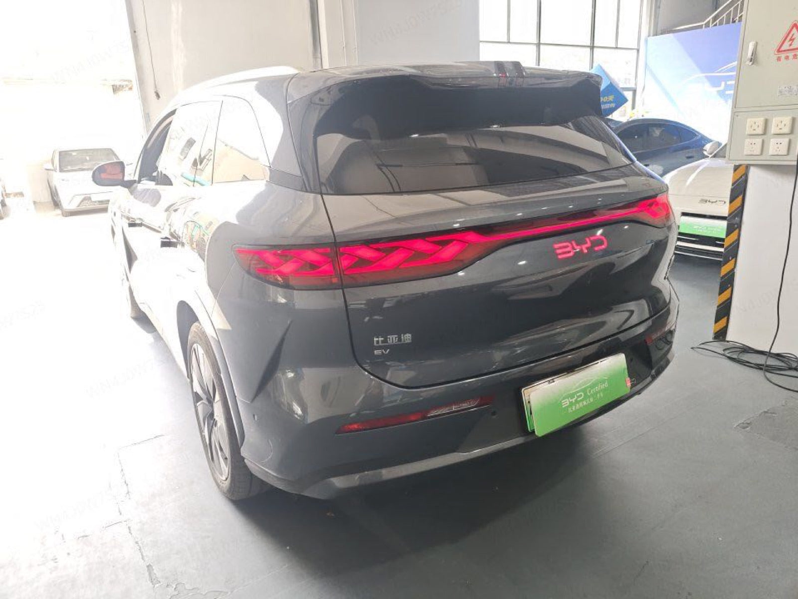 BYD Tang L EV Flagship