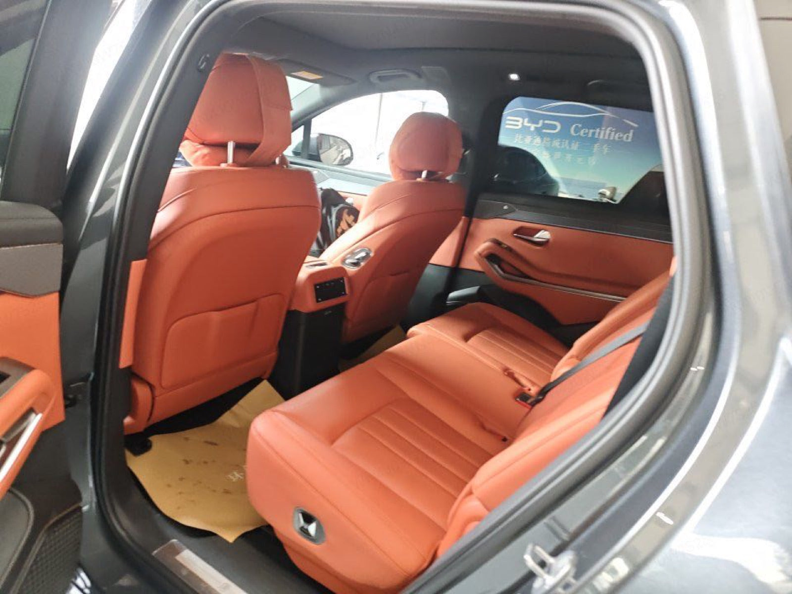 BYD Tang L EV Flagship