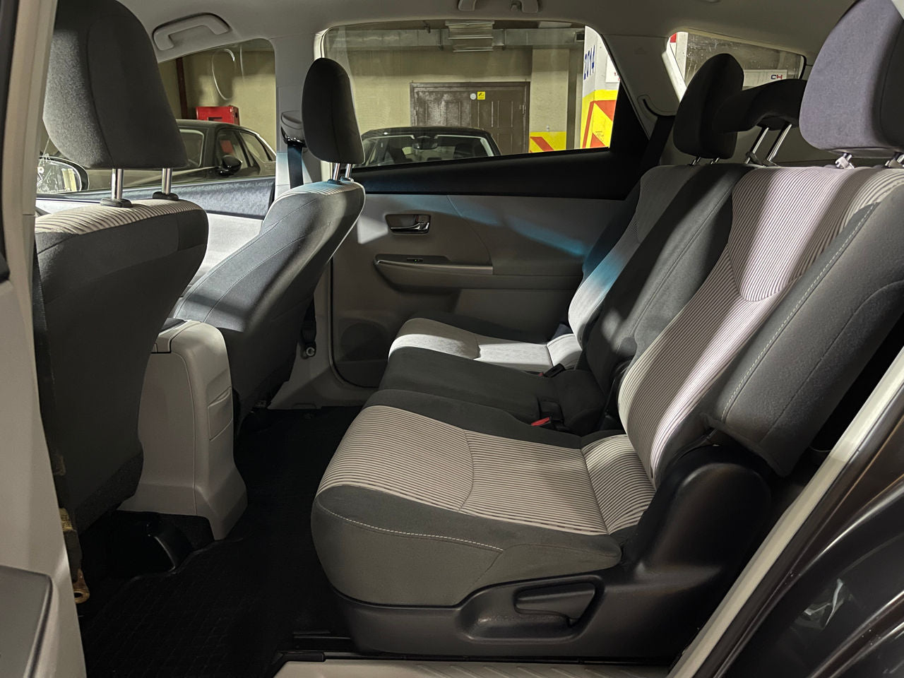 Toyota Prius v