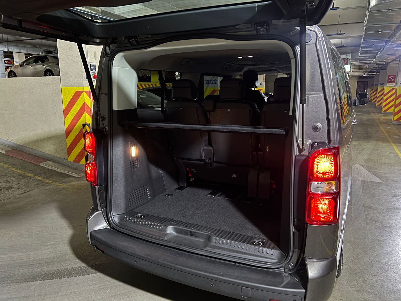 PEUGEOT Traveller