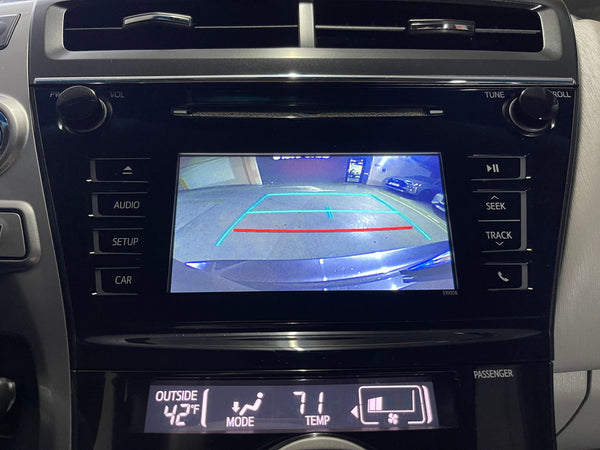 Toyota Prius v