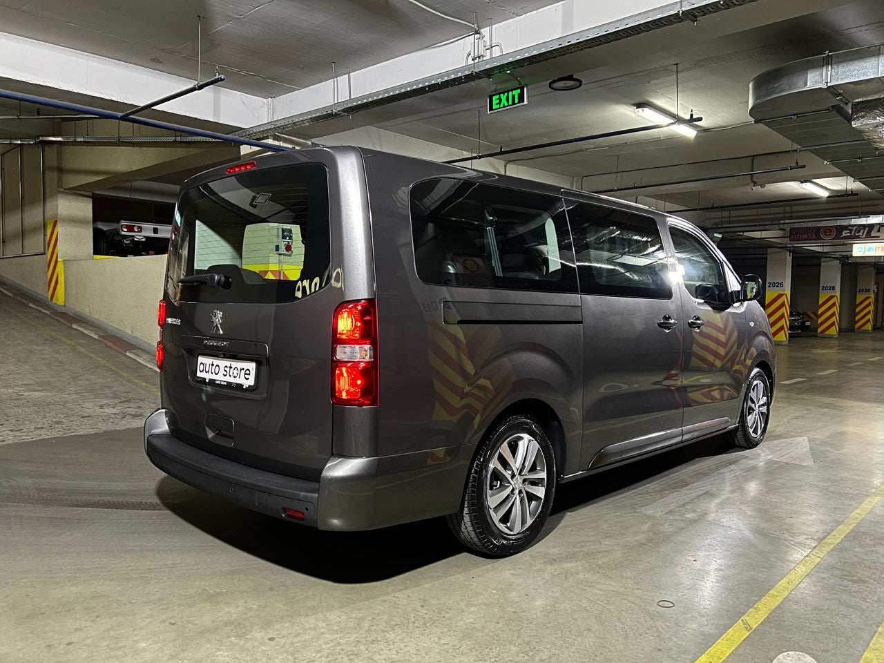 PEUGEOT Traveller
