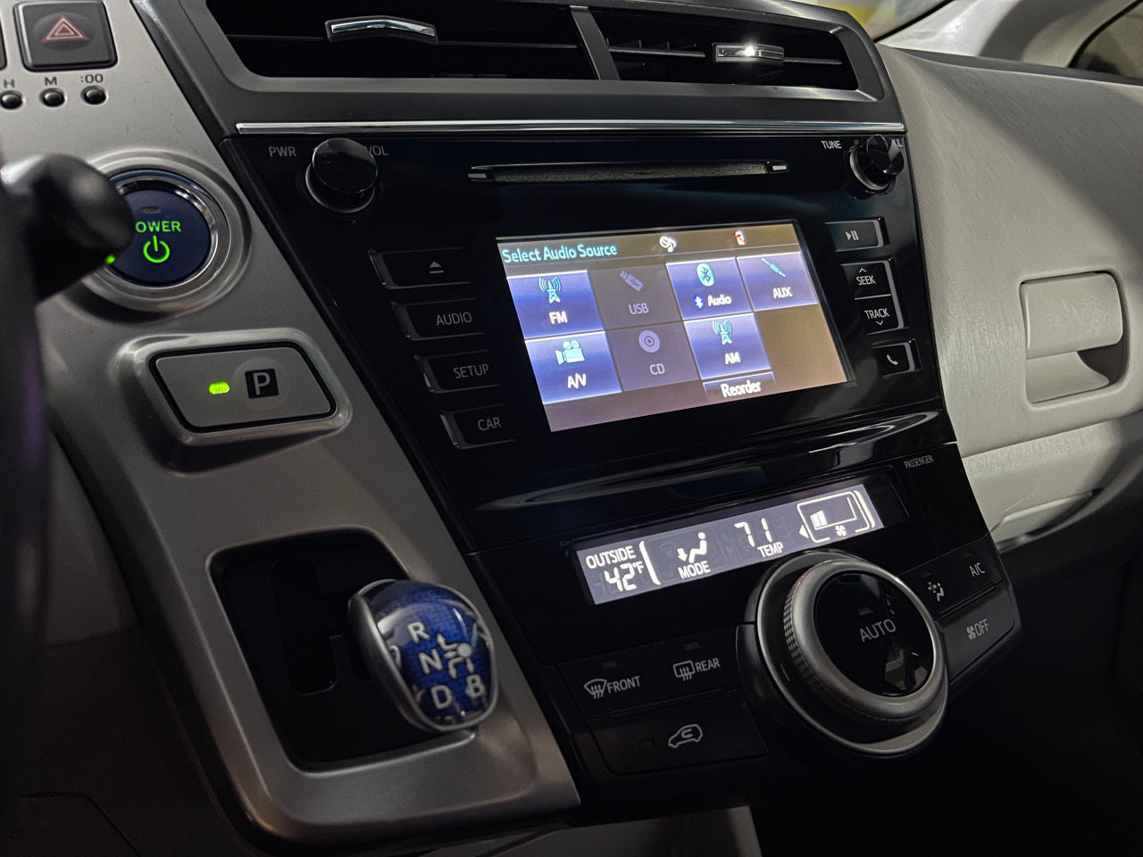 Toyota Prius v