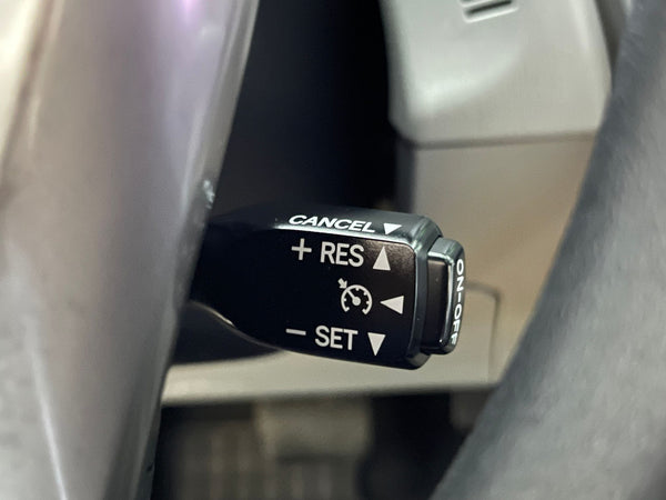 Toyota Prius v