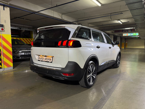 Peugeot 5008 2023 г.