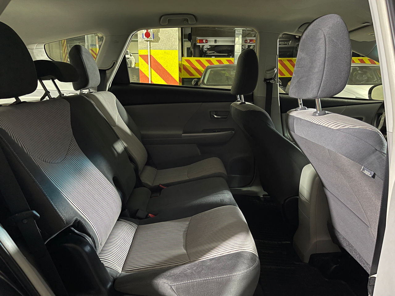 Toyota Prius v