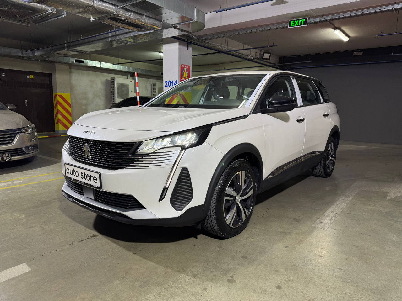 Peugeot 5008 2023 г.
