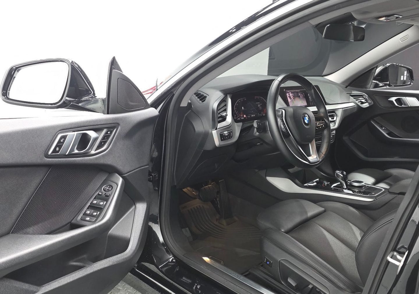 BMW 218d Advantage