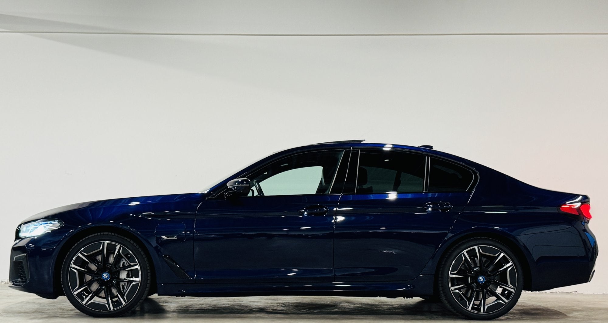 BMW 5 Series 545e