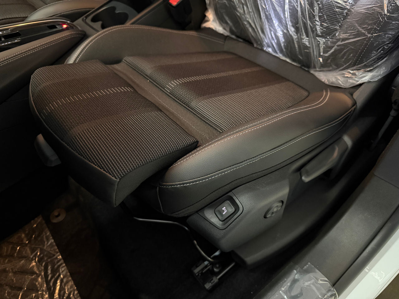 Opel Grandland X - W0VZ45GY8R6009033
