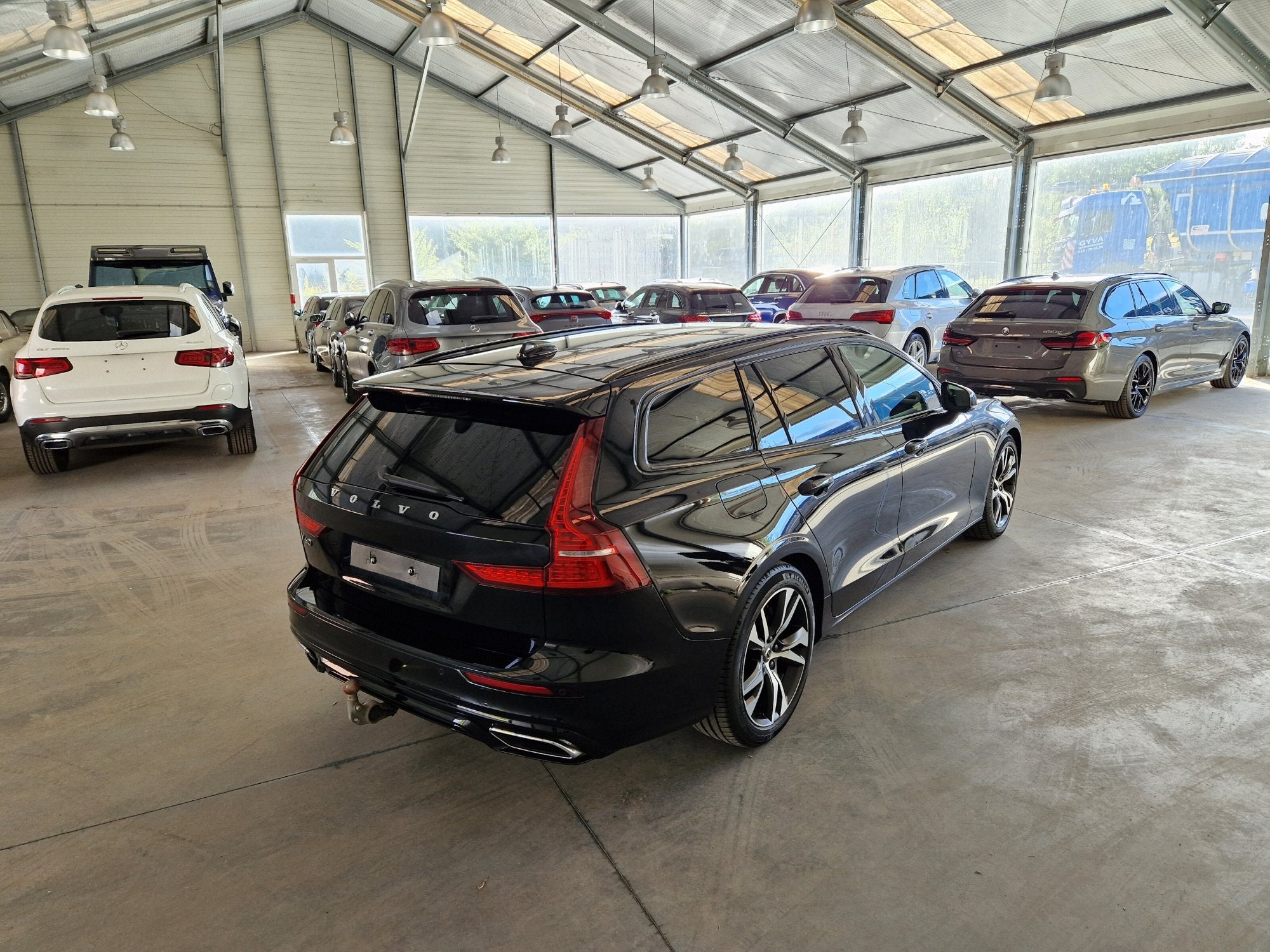 Volvo V60 B3 R-Design