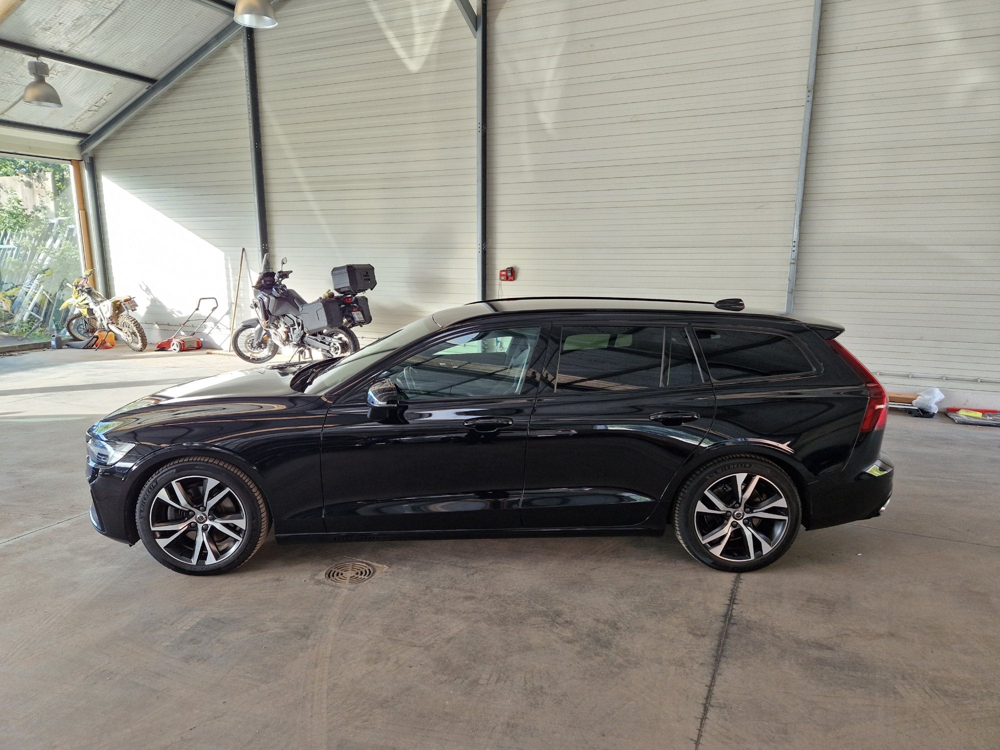 Volvo V60 B3 R-Design