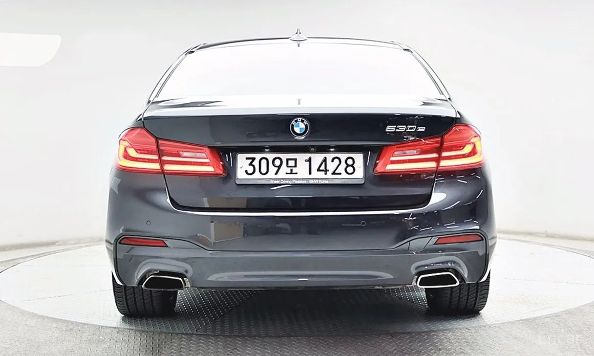 BMW G30