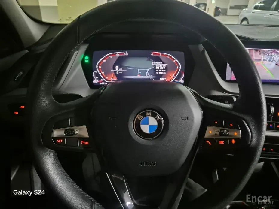 BMW F40