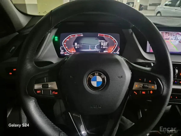 BMW F40
