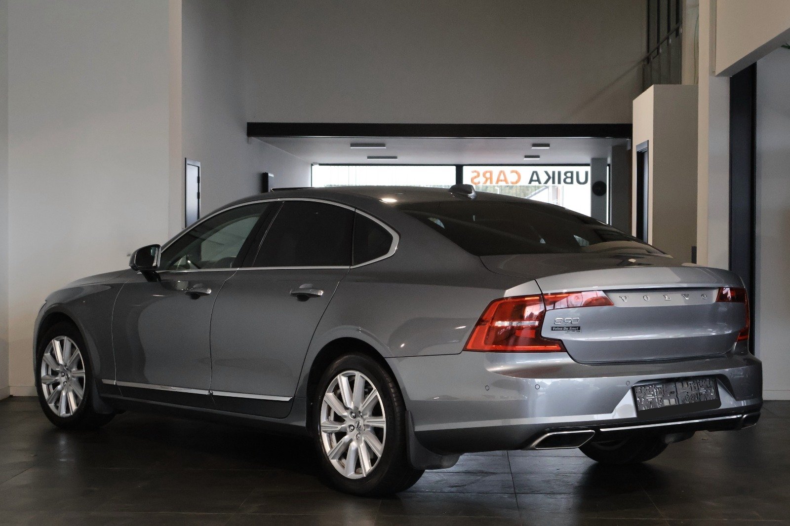 Volvo S90 D5
