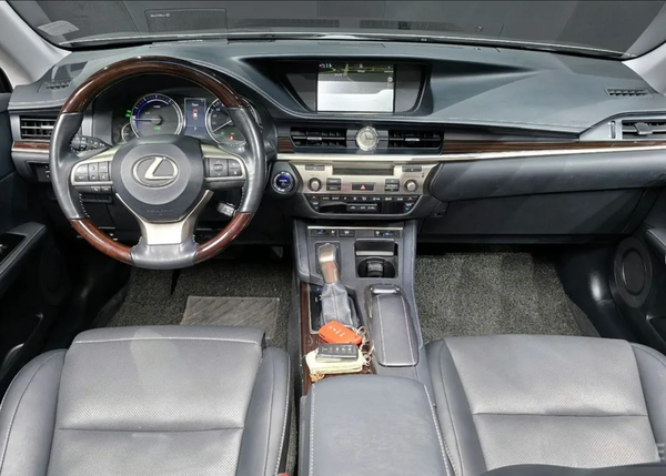 Lexus ES 300h