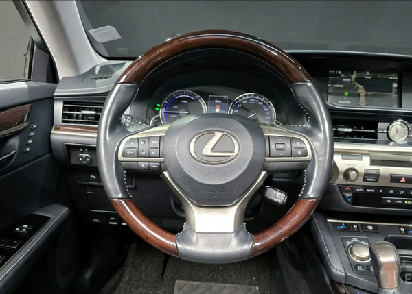 Lexus ES 300h