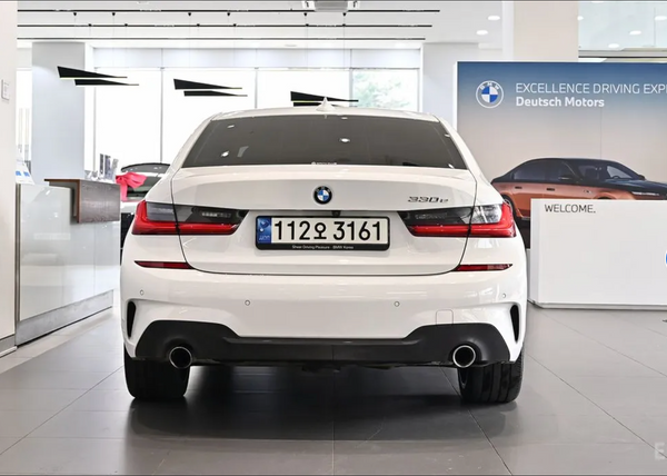 BMW 330e