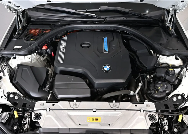 BMW 330e