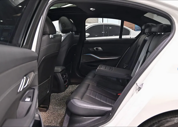 BMW 330e