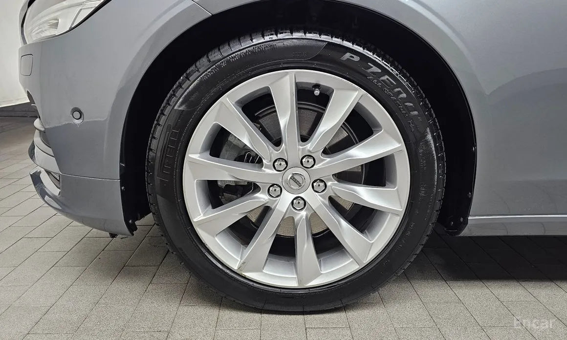 S90
