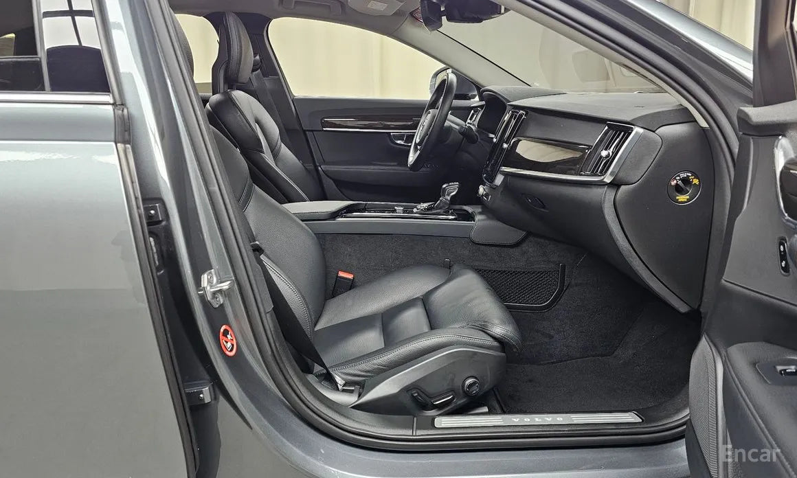 S90
