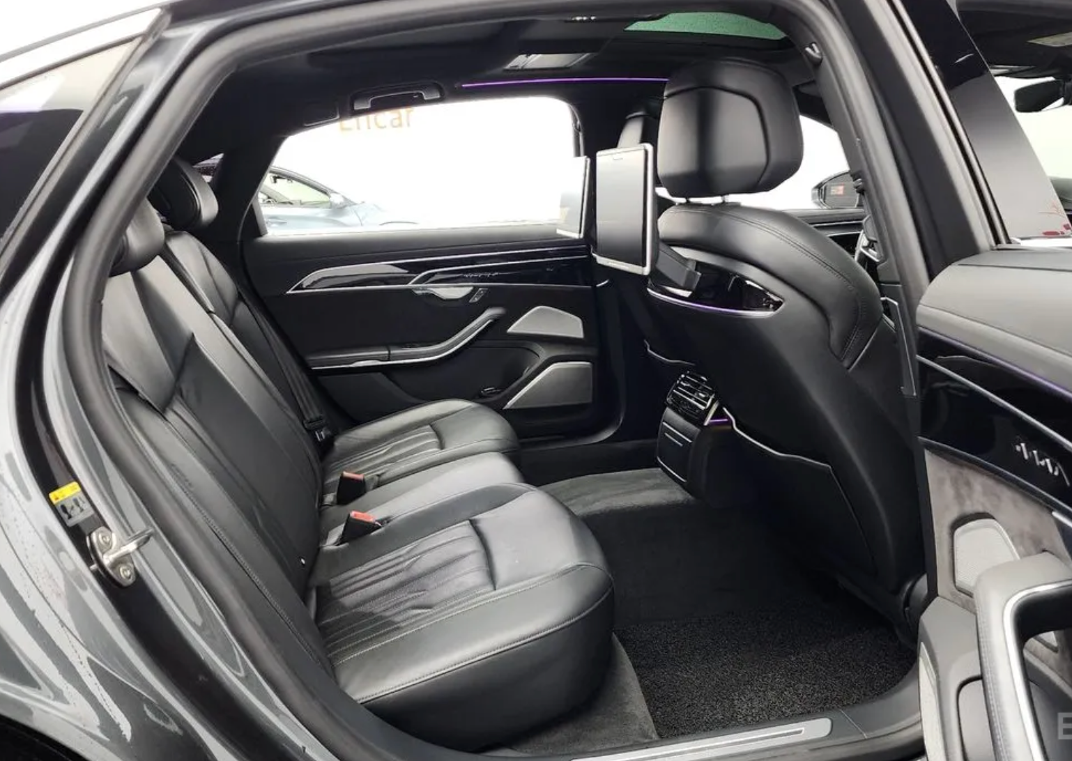 Audi A8L