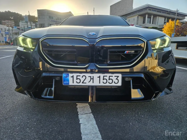 BMW M5 G90