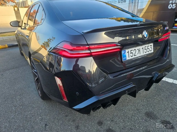 BMW M5 G90