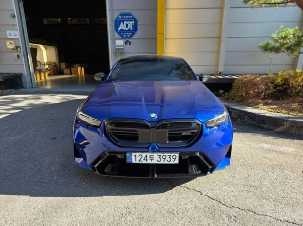 BMW M5 G90
