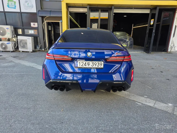 BMW M5 G90