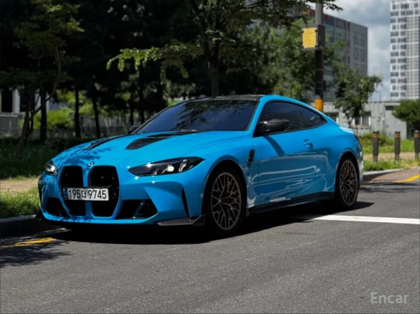 BMW M4 CS