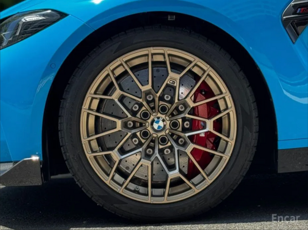BMW M4 CS