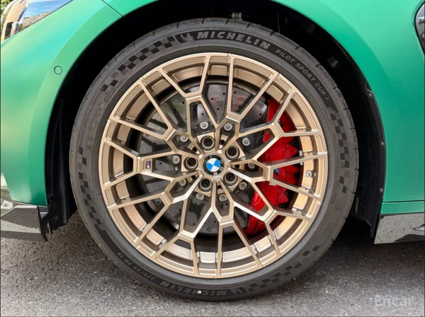BMW M4 CS