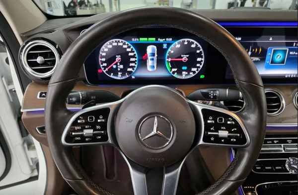 Mercedes E300e