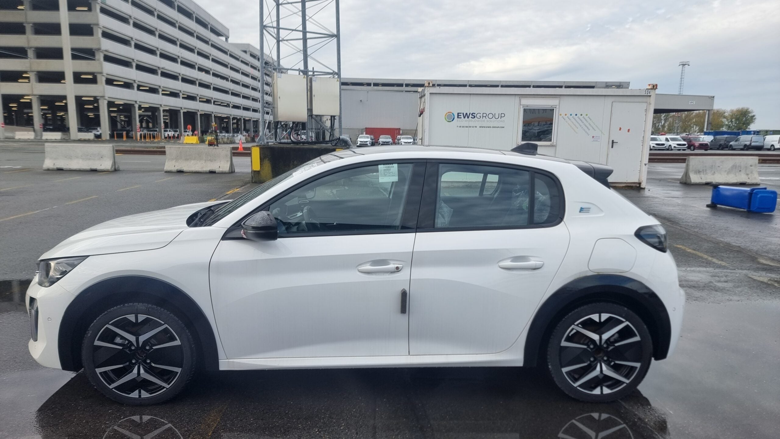 Peugeot e-208 GT
