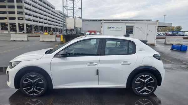 Peugeot e-208 GT