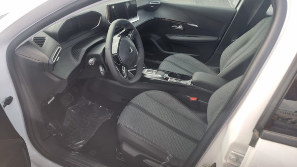 Peugeot e-208 GT