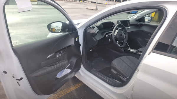 Peugeot e-208 GT