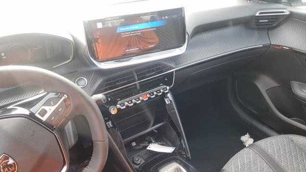Peugeot e-208 GT
