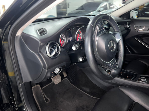 Mercedes GLA220