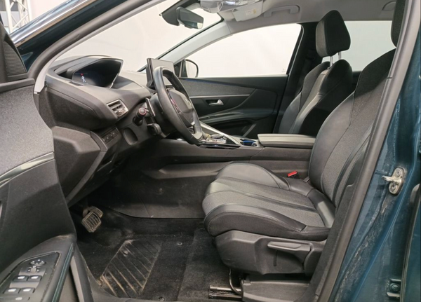 Peugeot 3008 Hybrid 225 e-Auto8 Allure