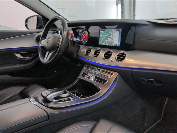 MERCEDES-BENZ E-Klasse 2.0 E 300 E