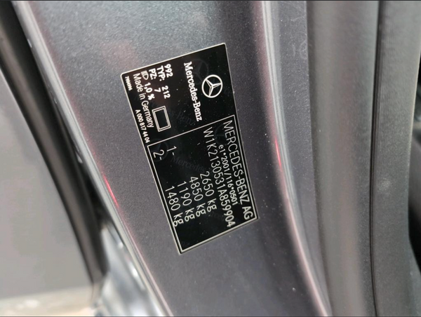MERCEDES-BENZ E-Klasse 2.0 E 300 E