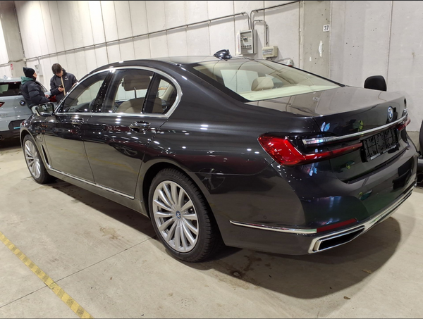 BMW 745E 2020
