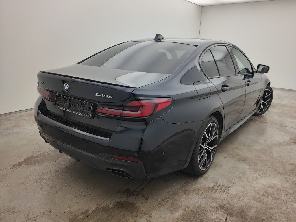 BMW 545E
