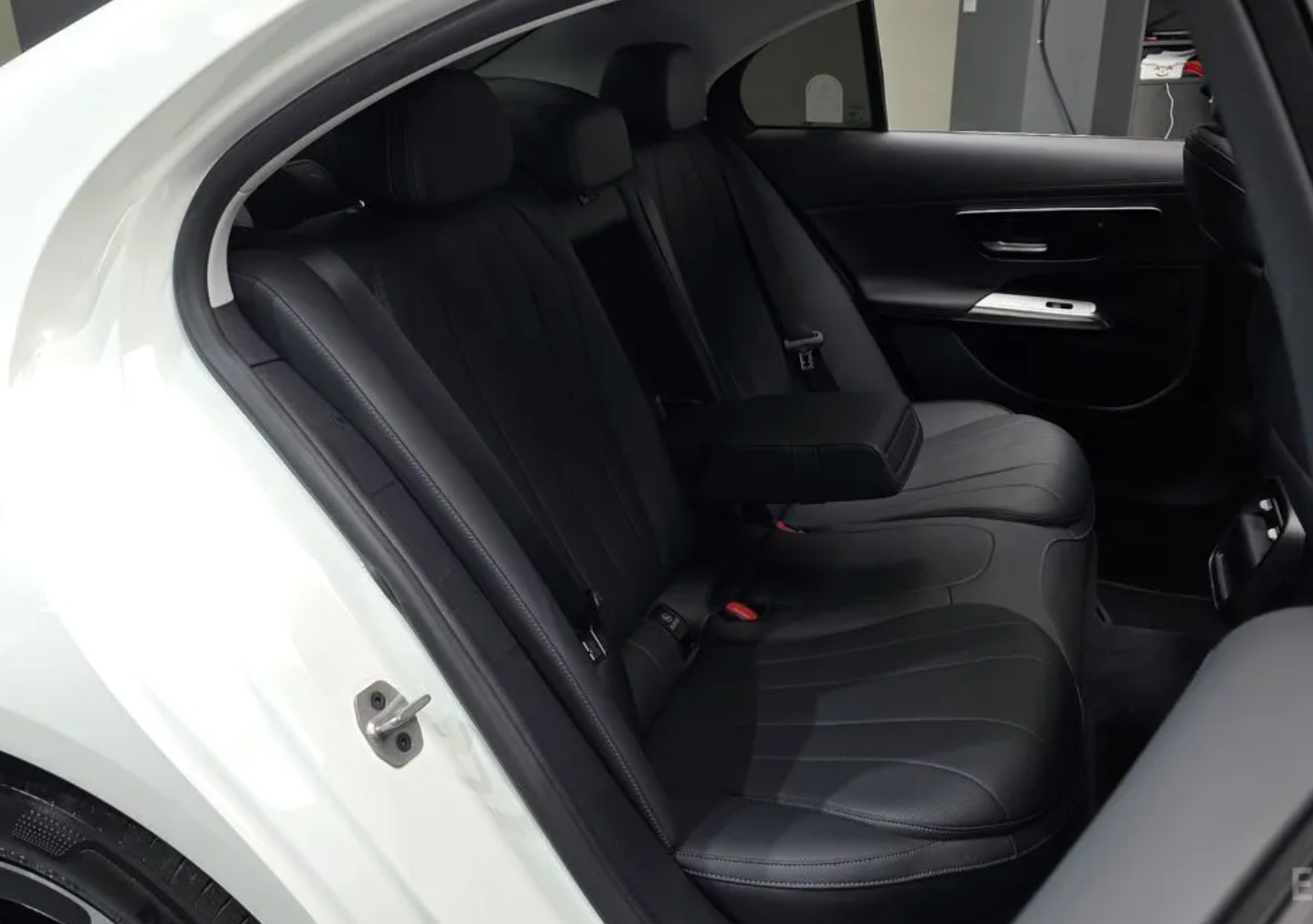 Mercedes E-Class W214