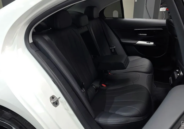 Mercedes E-Class W214