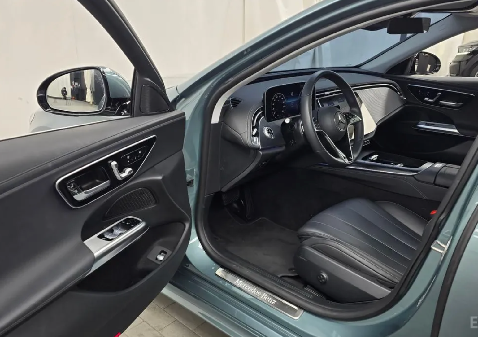 Mercedes E-Class W214